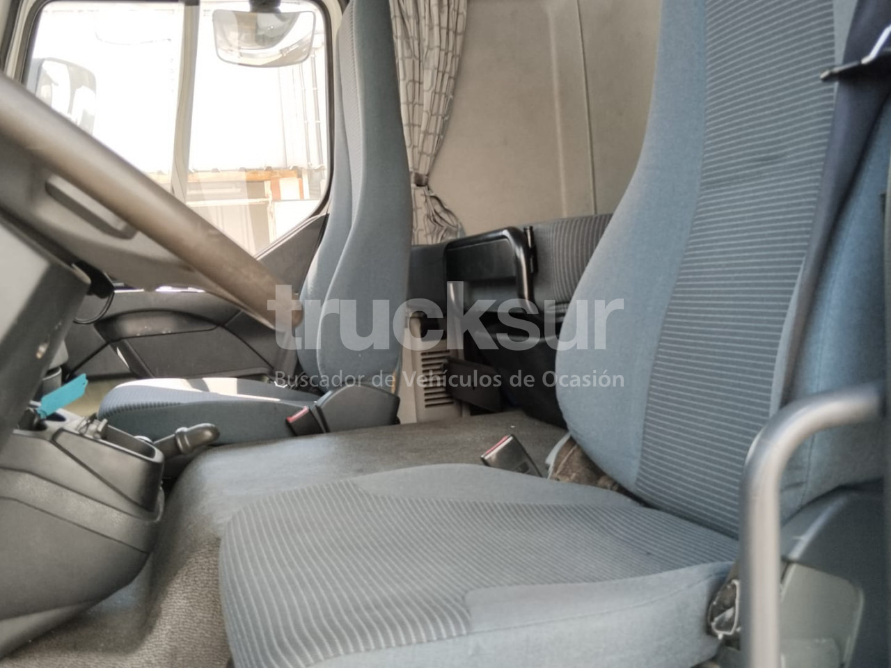 VOLVO FL290 - شاحنة الفريزر: صورة 3 VOLVO FL290 - شاحنة الفريزر: صورة 3