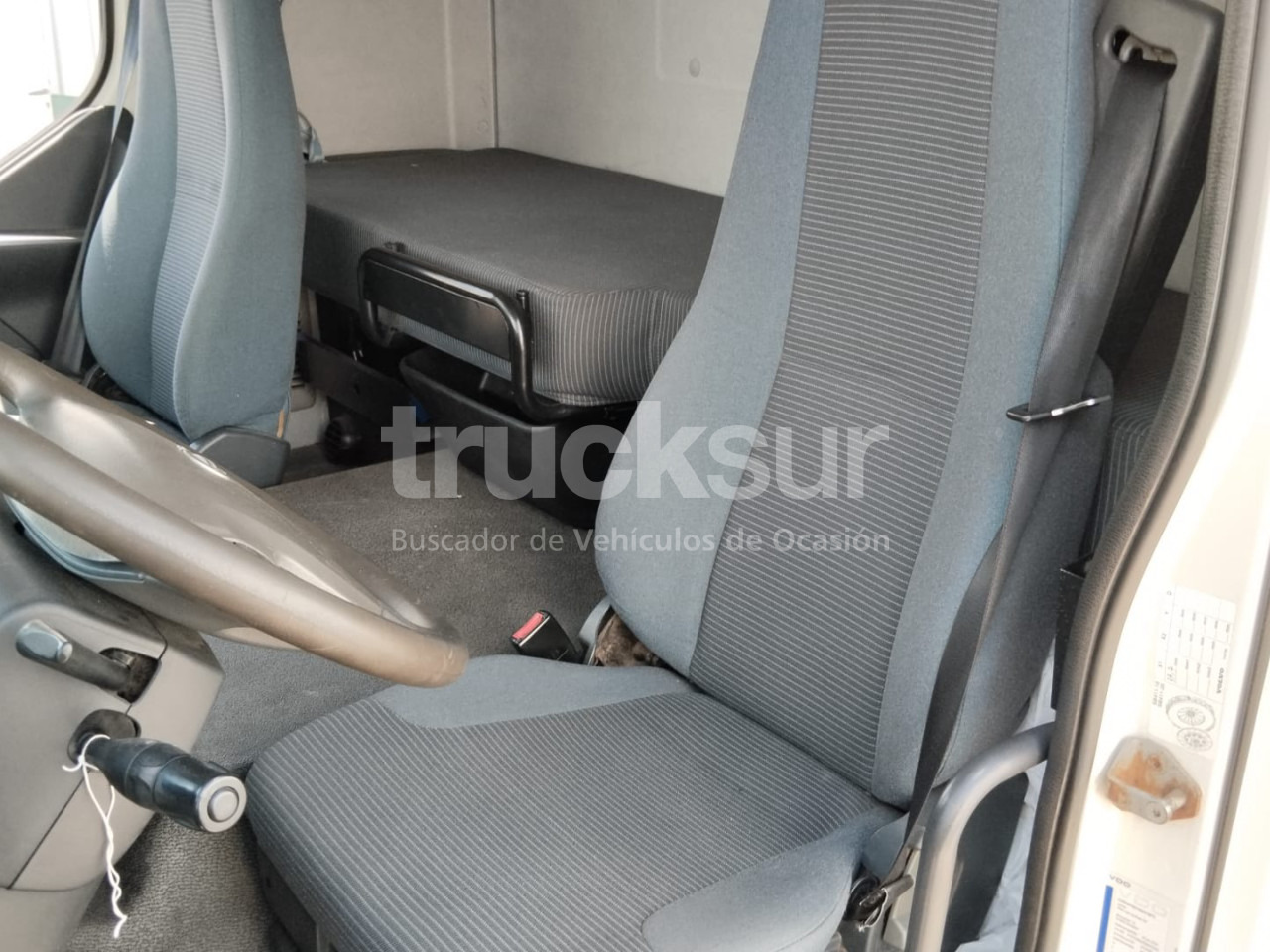 VOLVO FL290 - شاحنة الفريزر: صورة 4 VOLVO FL290 - شاحنة الفريزر: صورة 4