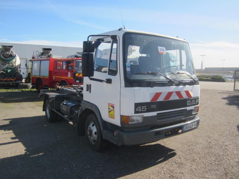 DAF 45 ATI 130 - شاحنة ذات خطاف: صورة 1 DAF 45 ATI 130 - شاحنة ذات خطاف: صورة 1