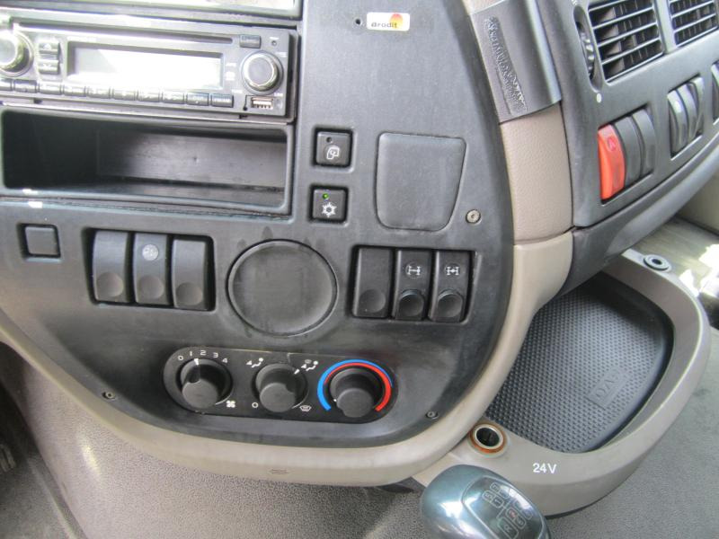 شاحنات مسطحة DAF XF105 460: صورة 25