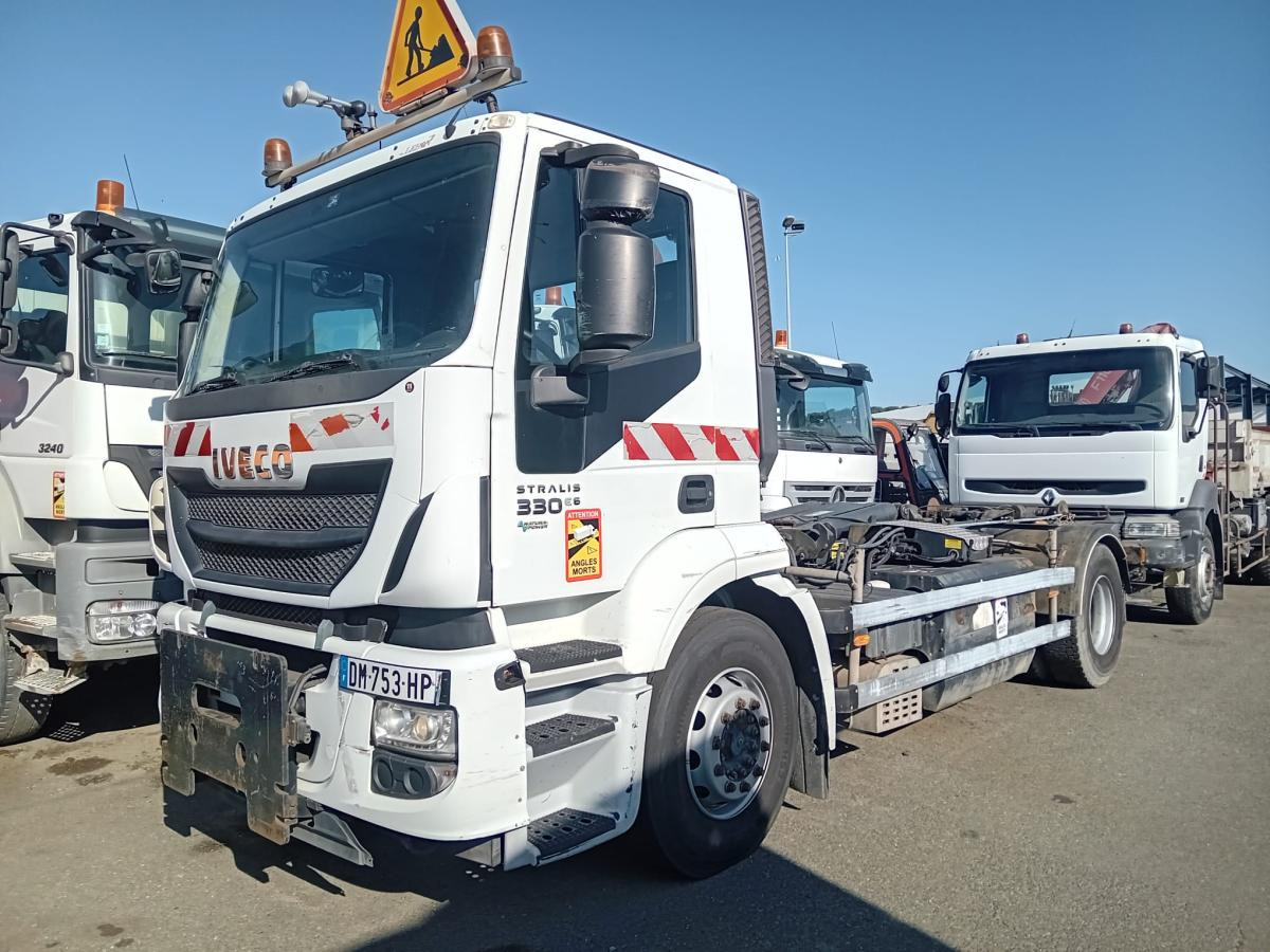 Iveco 330.36 - شاحنة ذات خطاف: صورة 1 Iveco 330.36 - شاحنة ذات خطاف: صورة 1