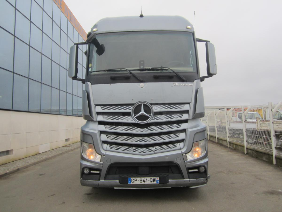 Mercedes Actros 1845 - وحدة جر: صورة 2 Mercedes Actros 1845 - وحدة جر: صورة 2