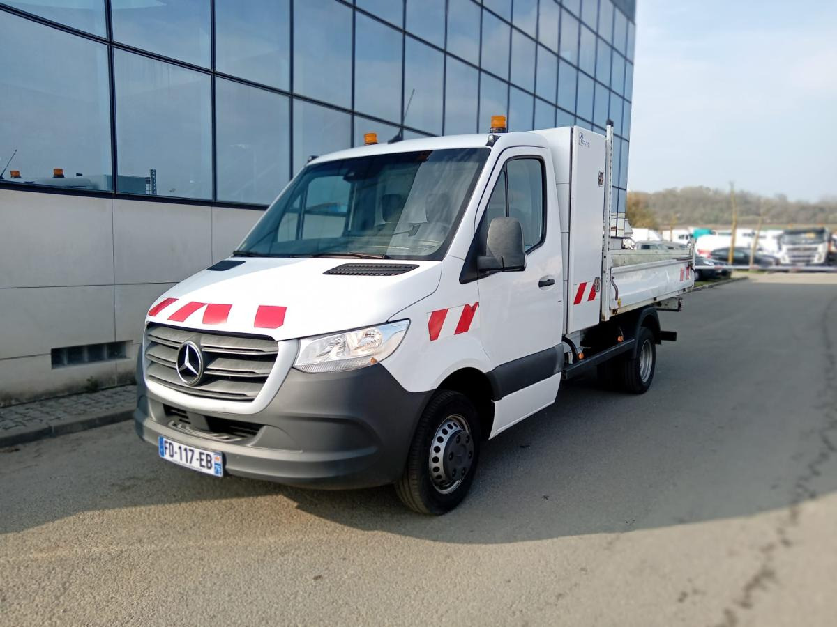 Mercedes Sprinter - قلاب صغير: صورة 1 Mercedes Sprinter - قلاب صغير: صورة 1