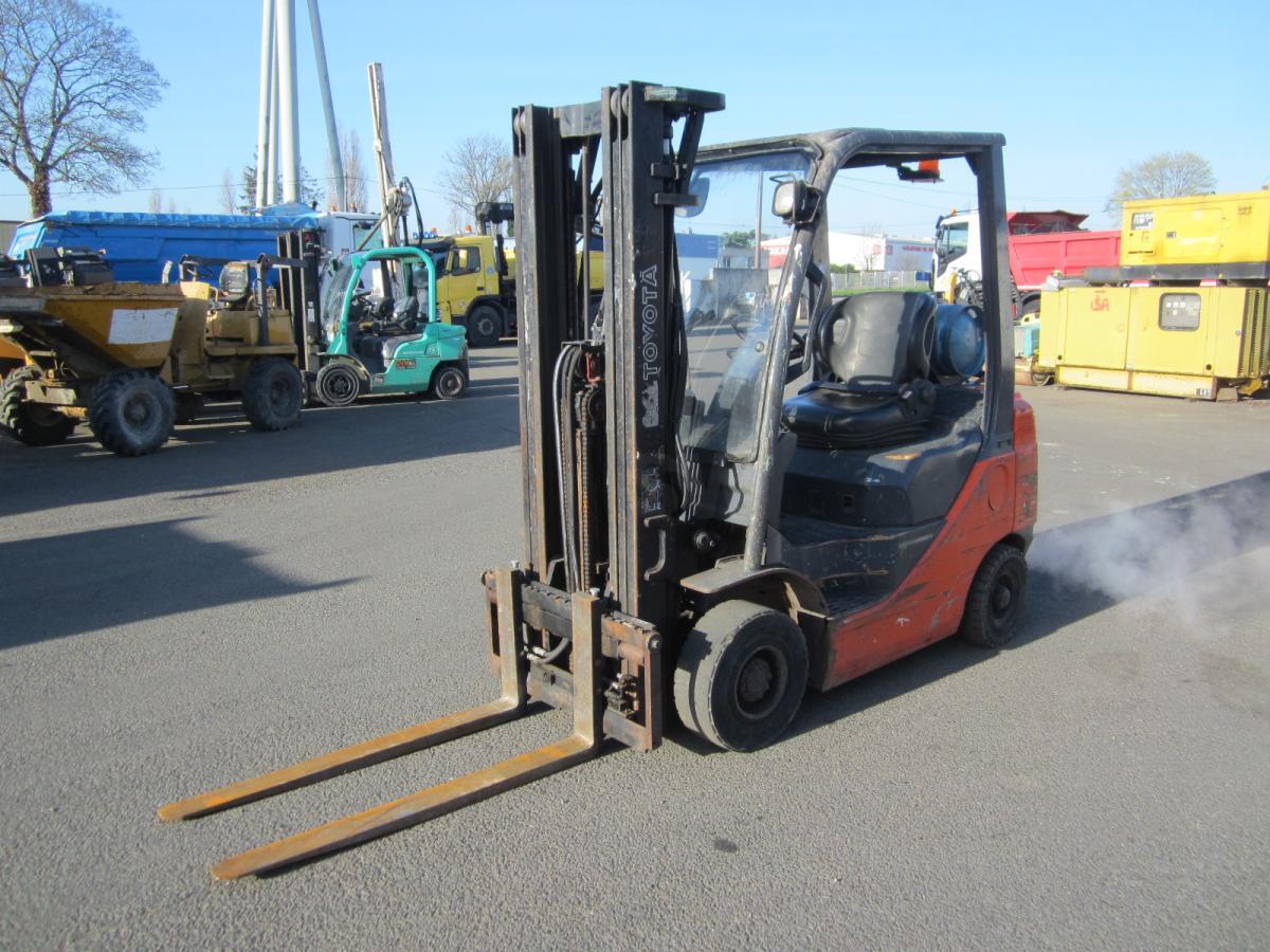 Toyota 02-8FGF18 - رافعة شوكية تعمل بالغاز: صورة 2 Toyota 02-8FGF18 - رافعة شوكية تعمل بالغاز: صورة 2