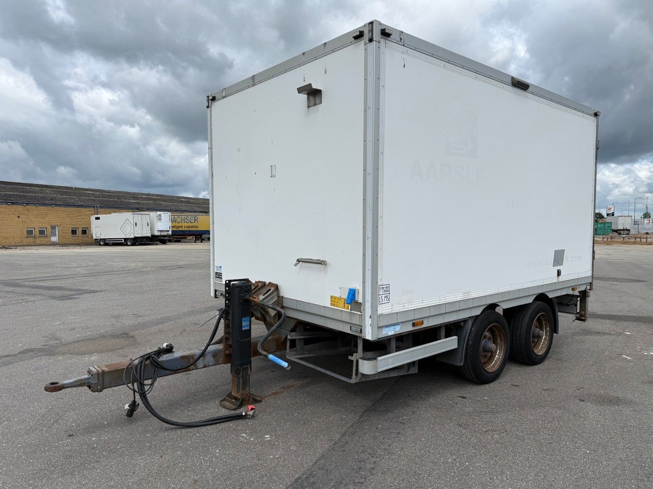 Blomenröhr 2 axle 7500 kg. Closed box / Koffer - مقطورة صندوق مغلق: صورة 1 Blomenröhr 2 axle 7500 kg. Closed box / Koffer - مقطورة صندوق مغلق: صورة 1
