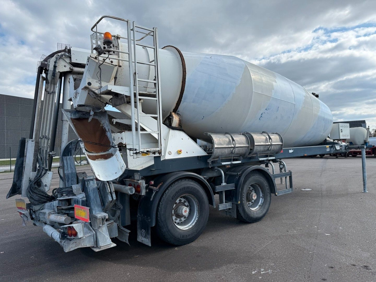 De Buf BM 12-36-2SPR w/ Belt Theam TSR15 / Beton - نصف مقطورة خلاطة خرسانة: صورة 4 De Buf BM 12-36-2SPR w/ Belt Theam TSR15 / Beton - نصف مقطورة خلاطة خرسانة: صورة 4