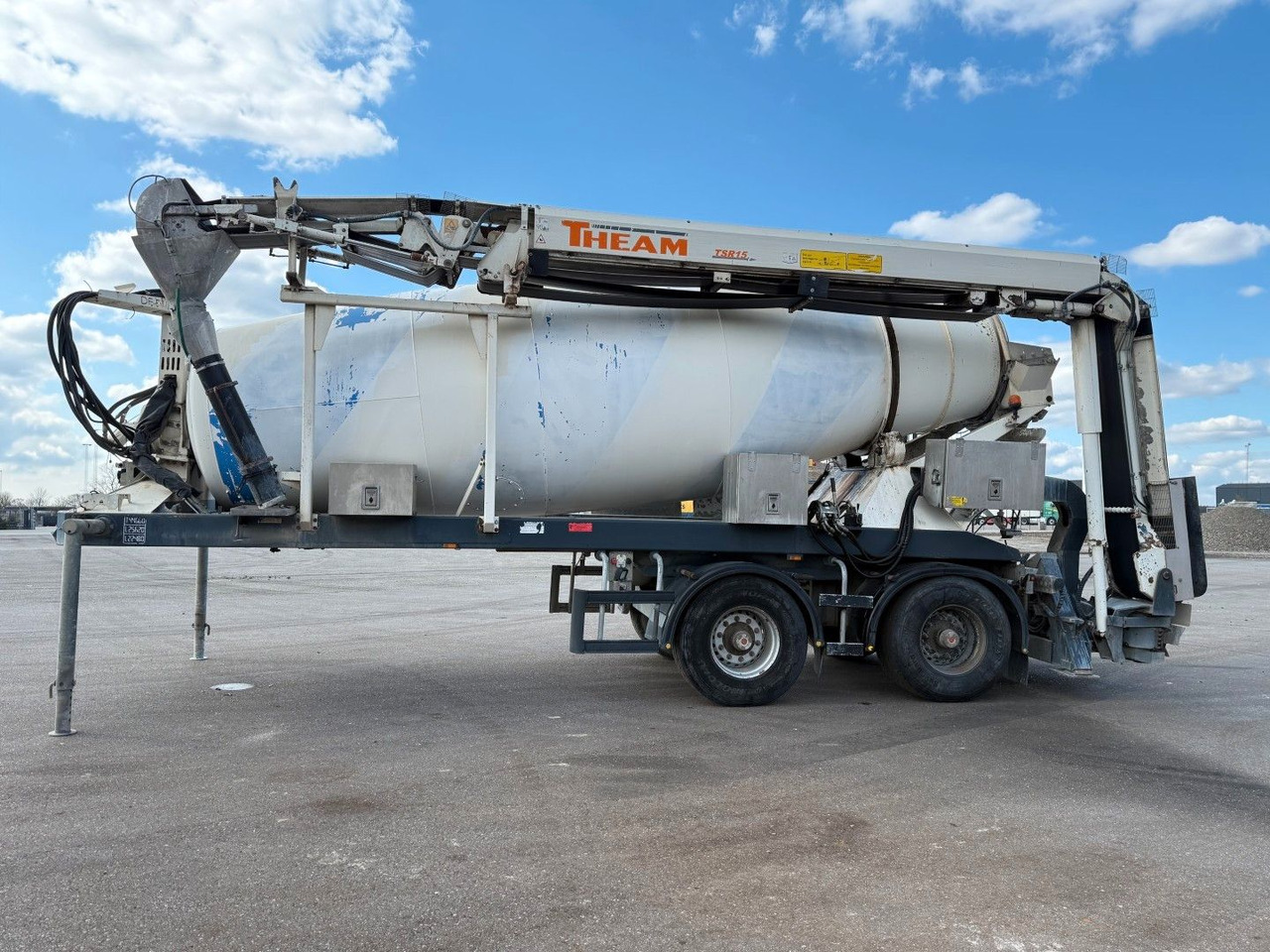De Buf BM 12-36-2SPR w/ Belt Theam TSR15 / Beton - نصف مقطورة خلاطة خرسانة: صورة 1 De Buf BM 12-36-2SPR w/ Belt Theam TSR15 / Beton - نصف مقطورة خلاطة خرسانة: صورة 1