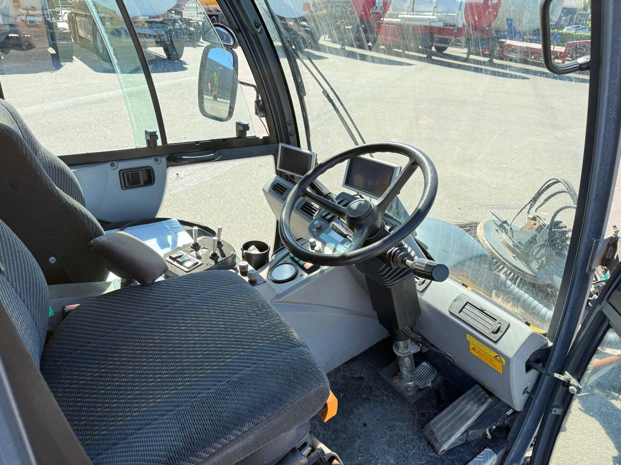 Hako Citymaster 2000 4x4 Euro 5 Kehrmaschine - سياره كنس شوارع: صورة 5 Hako Citymaster 2000 4x4 Euro 5 Kehrmaschine - سياره كنس شوارع: صورة 5
