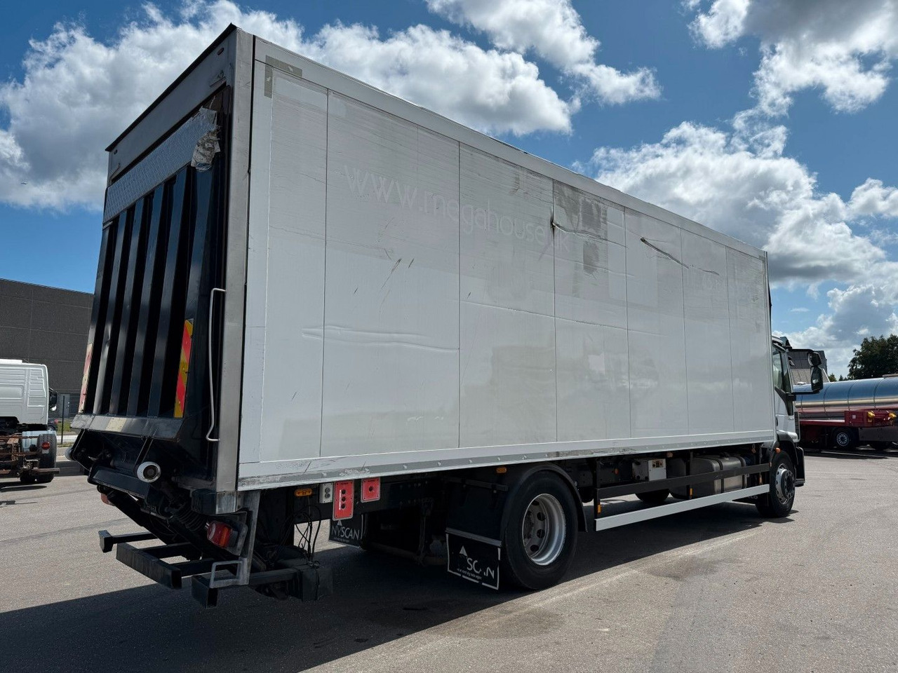 Iveco 180E32 4x2 Schmitz / Thermo King T-1200R Spectru Iveco 180E32 4x2 Schmitz / Thermo King T-1200R Spectru - شاحنة الفريزر: صورة 3 Iveco 180E32 4x2 Schmitz / Thermo King T-1200R Spectru Iveco 180E32 4x2 Schmitz / Thermo King T-1200R Spectru - شاحنة الفريزر: صورة 3