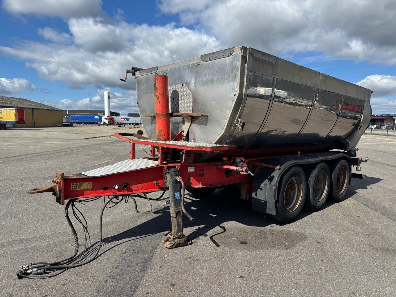 Kel-Berg 3 axle Asphalt tipper / Asphalt Kipper - مقطورة قلاب: صورة 2 Kel-Berg 3 axle Asphalt tipper / Asphalt Kipper - مقطورة قلاب: صورة 2