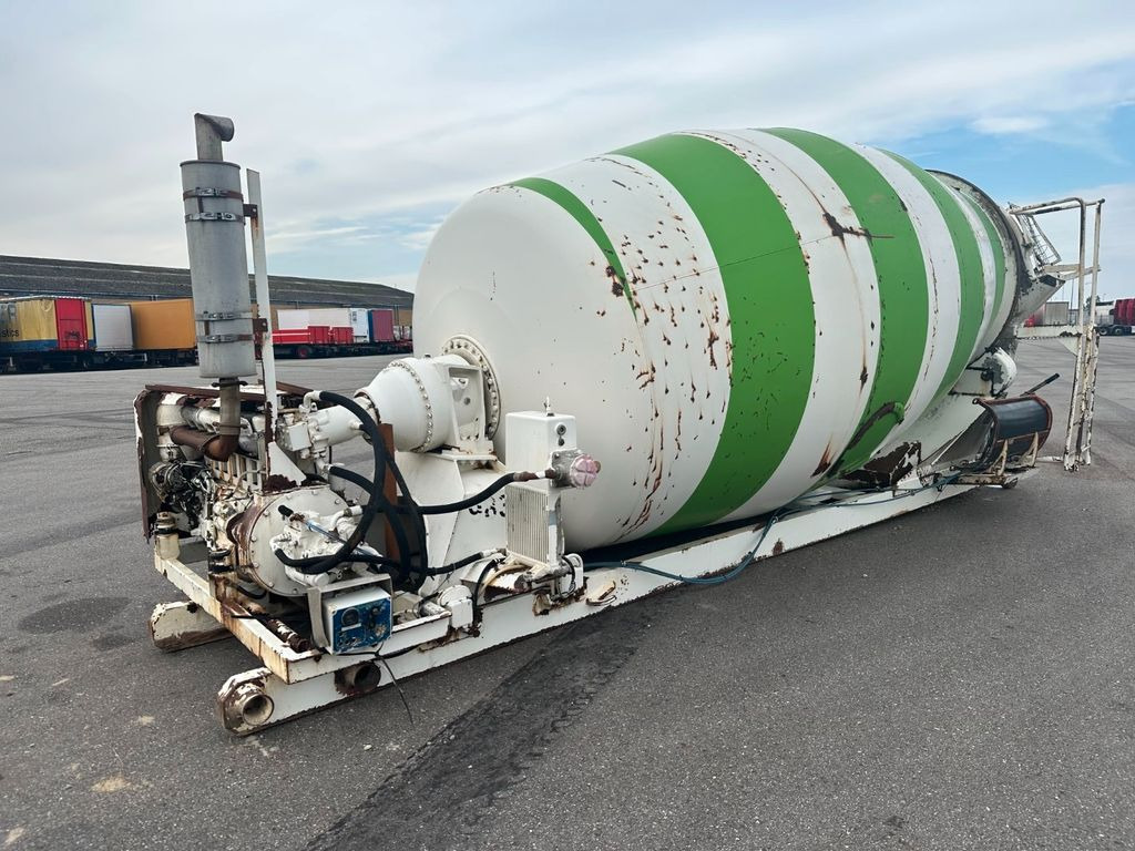 LT 90 D 9 m3 Concrete Mixer on Flat / Deutz - شاحنة خلاطة خرسانة: صورة 1 LT 90 D 9 m3 Concrete Mixer on Flat / Deutz - شاحنة خلاطة خرسانة: صورة 1