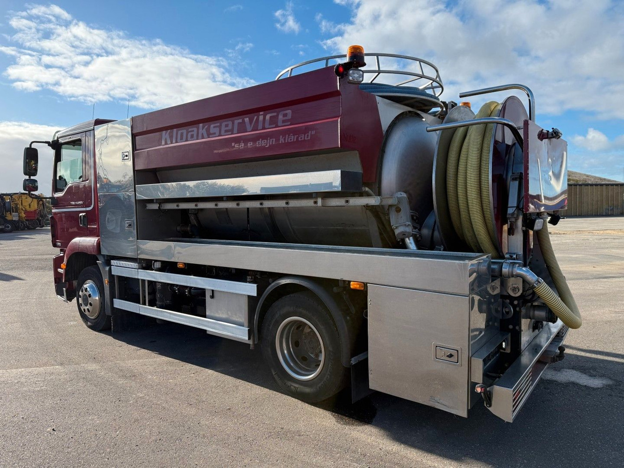 MAN TGM 14.250 VM-Tarm Stainless Steel 4000 l. Kombi - شاحنة الشفط: صورة 4 MAN TGM 14.250 VM-Tarm Stainless Steel 4000 l. Kombi - شاحنة الشفط: صورة 4