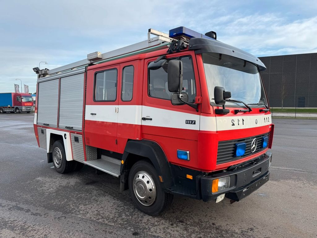 Mercedes-Benz 1117 4x2 Fire truck - Feuerwehr  - Tankspritze  - شاحنة: صورة 2 Mercedes-Benz 1117 4x2 Fire truck - Feuerwehr  - Tankspritze  - شاحنة: صورة 2