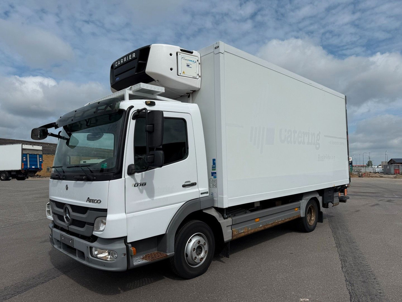 Mercedes-Benz Atego 1018 4x2 Carrier Supra 750 Mt - شاحنة الفريزر: صورة 1 Mercedes-Benz Atego 1018 4x2 Carrier Supra 750 Mt - شاحنة الفريزر: صورة 1