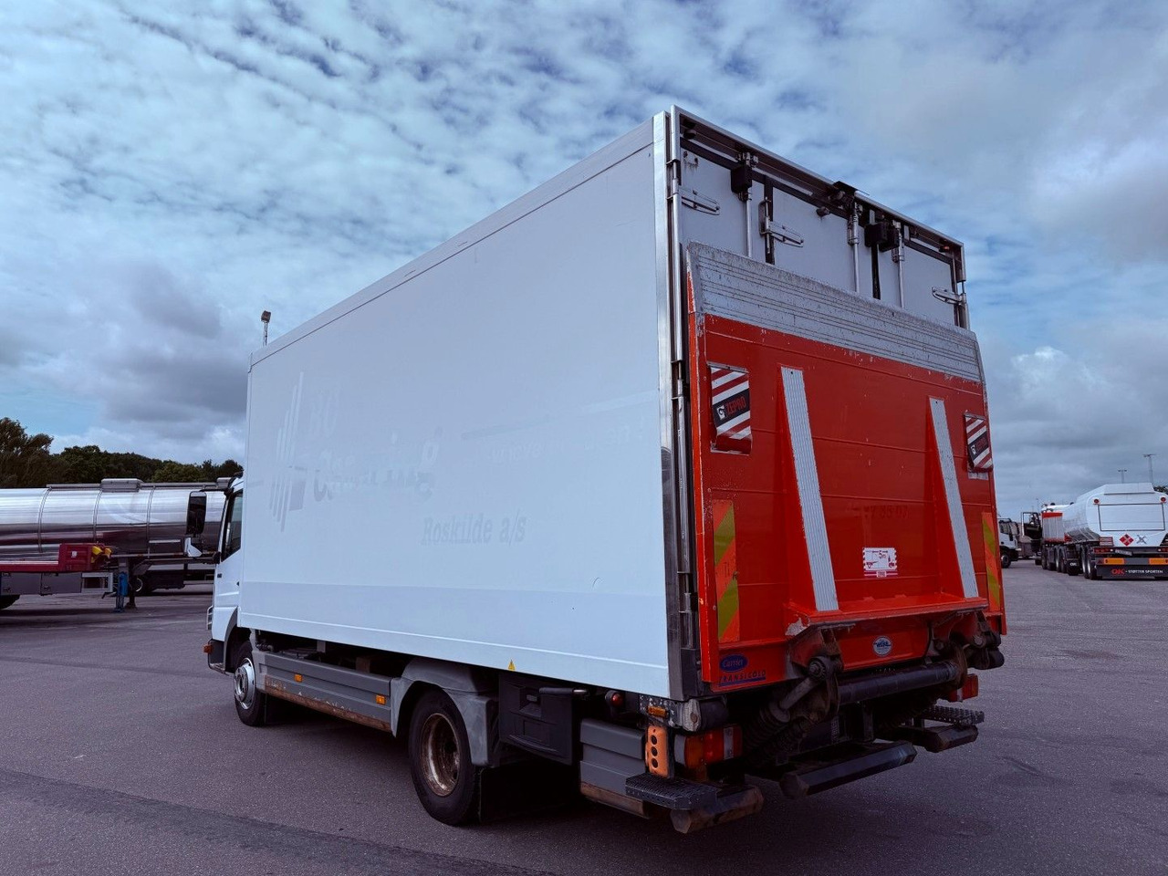 Mercedes-Benz Atego 1018 4x2 Carrier Supra 750 Mt - شاحنة الفريزر: صورة 4 Mercedes-Benz Atego 1018 4x2 Carrier Supra 750 Mt - شاحنة الفريزر: صورة 4