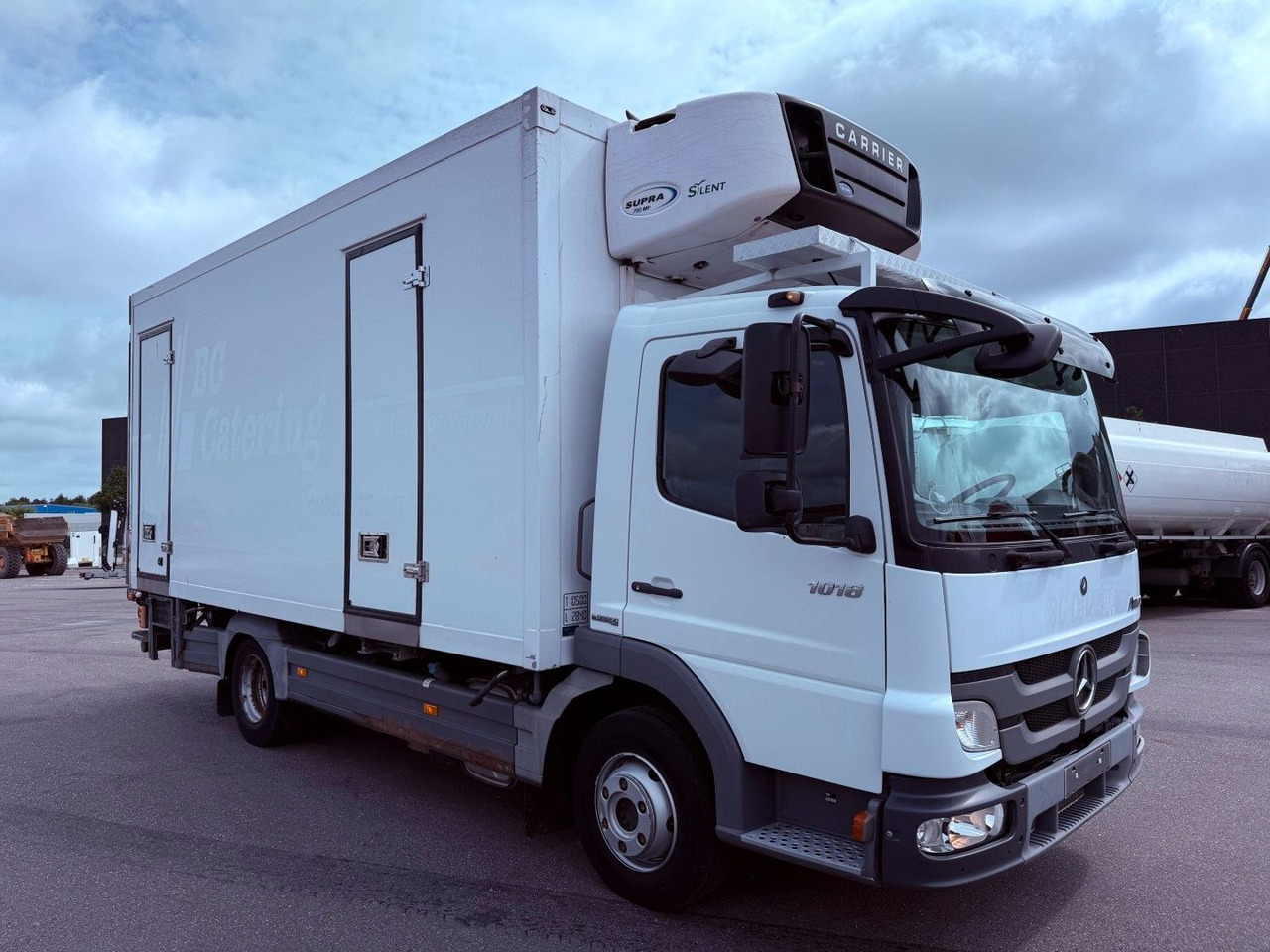 Mercedes-Benz Atego 1018 4x2 Carrier Supra 750 Mt - شاحنة الفريزر: صورة 2 Mercedes-Benz Atego 1018 4x2 Carrier Supra 750 Mt - شاحنة الفريزر: صورة 2