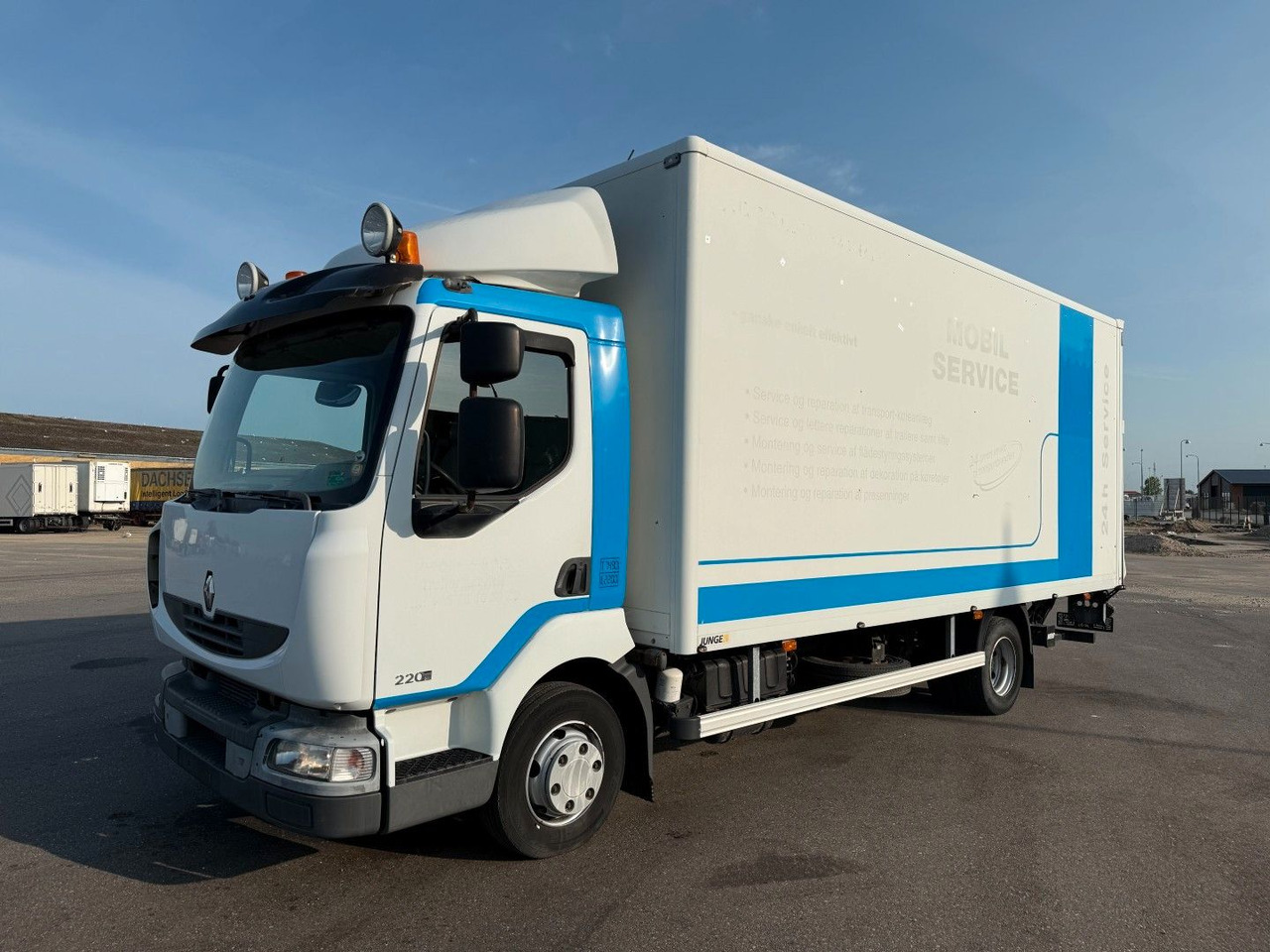 Renault Midlum 220 DXI 4x2 6.0 Box / Koffer - شاحنة مقفلة: صورة 1 Renault Midlum 220 DXI 4x2 6.0 Box / Koffer - شاحنة مقفلة: صورة 1