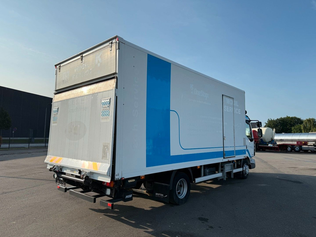 Renault Midlum 220 DXI 4x2 6.0 Box / Koffer - شاحنة مقفلة: صورة 3 Renault Midlum 220 DXI 4x2 6.0 Box / Koffer - شاحنة مقفلة: صورة 3