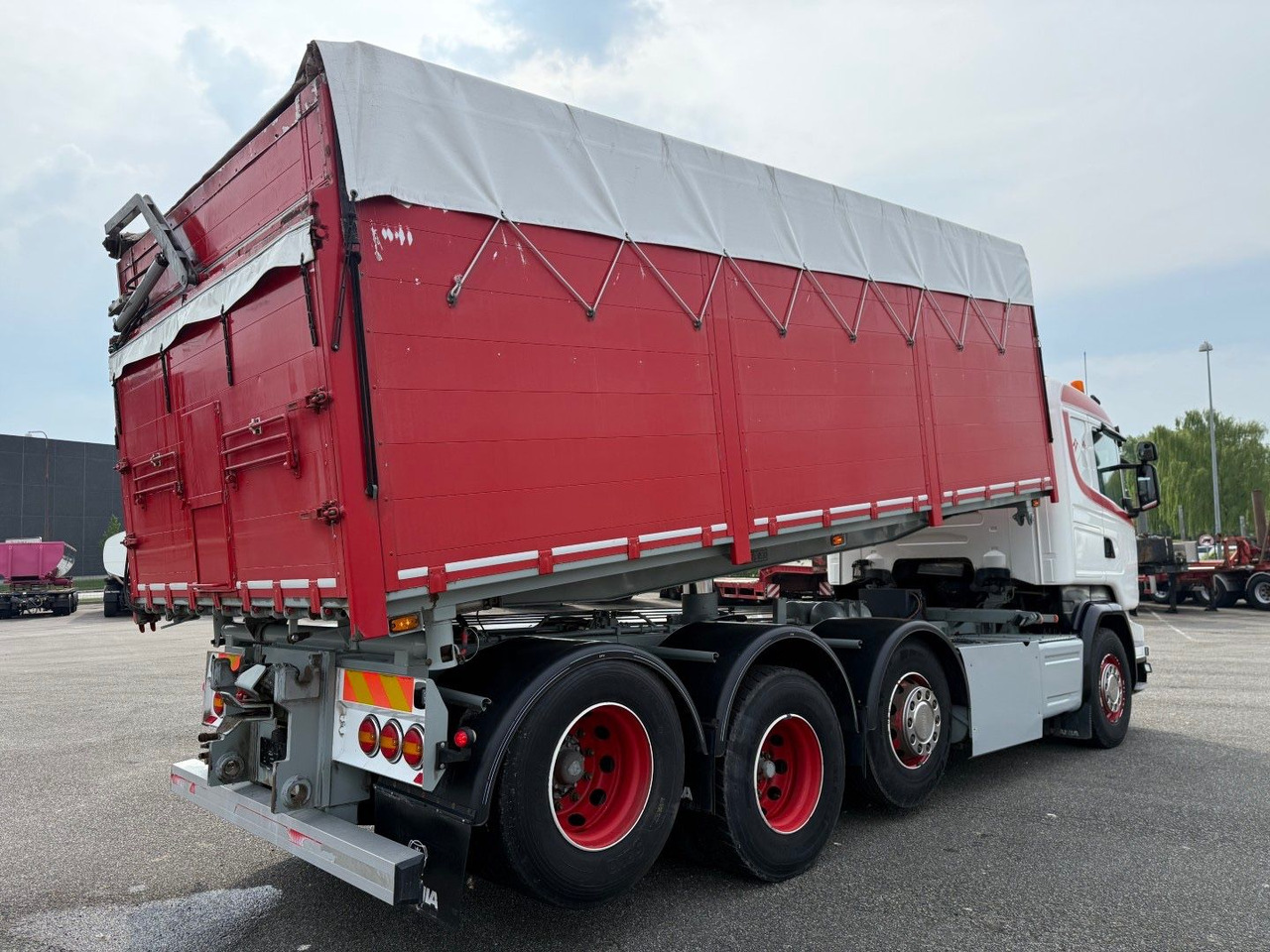 Scania R520 8x2/4 28 m3 Graintipper / Kipper / Euro 6 - شاحنة قلاب: صورة 3 Scania R520 8x2/4 28 m3 Graintipper / Kipper / Euro 6 - شاحنة قلاب: صورة 3