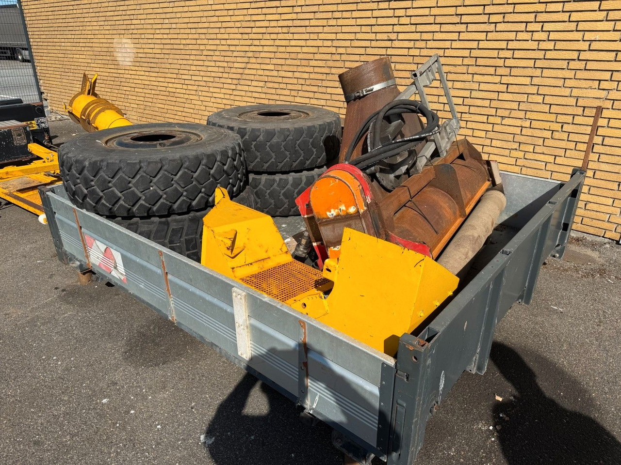 شاحنة قلاب Unimog U500 4x4 / Dücker Kipper / Saug / Mäher  MKT 15R: صورة 18