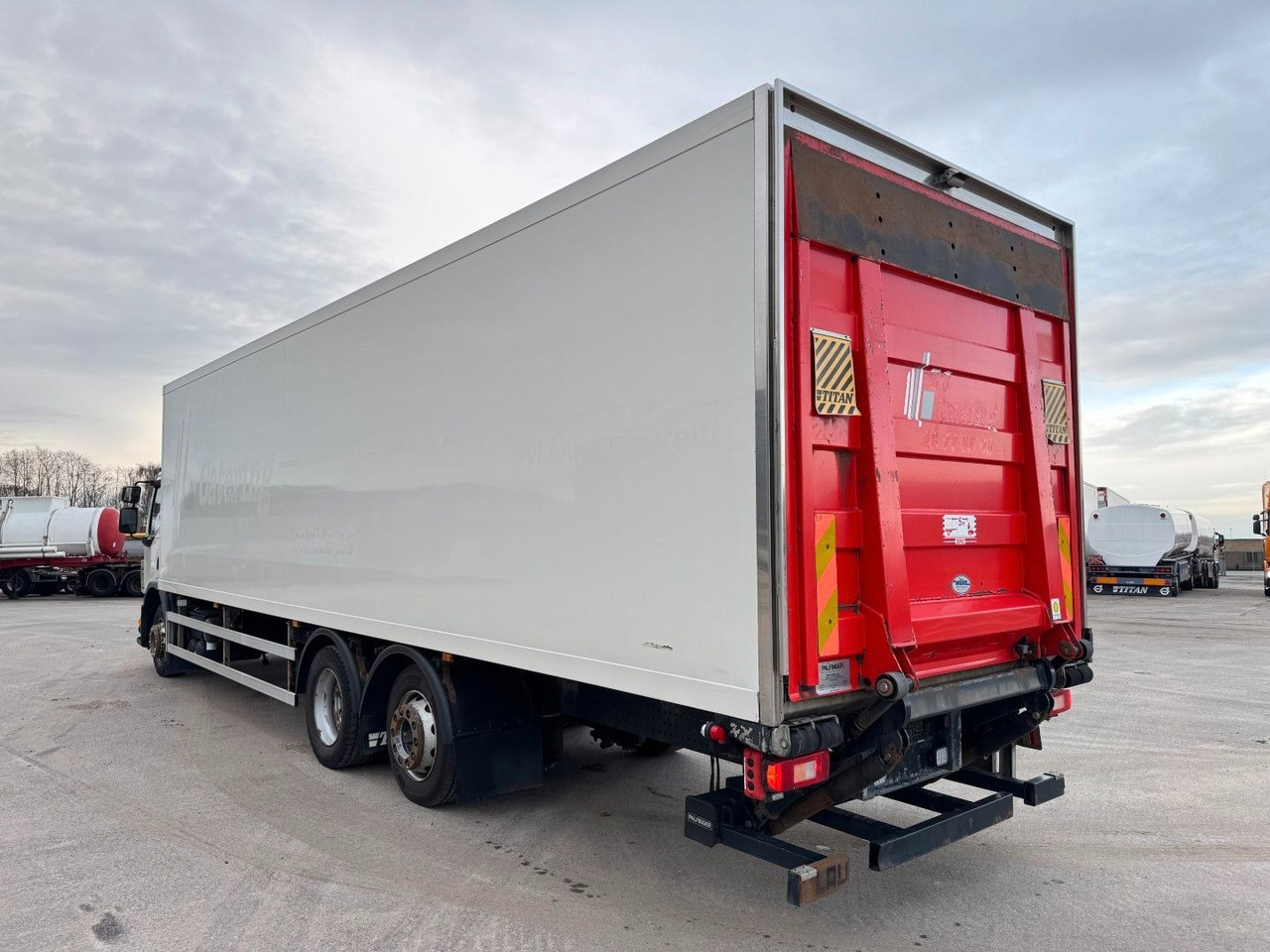 Volvo FE320 6x2*4 Frigoblock FK25SL 9.9 m Frigobox - شاحنة الفريزر: صورة 4 Volvo FE320 6x2*4 Frigoblock FK25SL 9.9 m Frigobox - شاحنة الفريزر: صورة 4