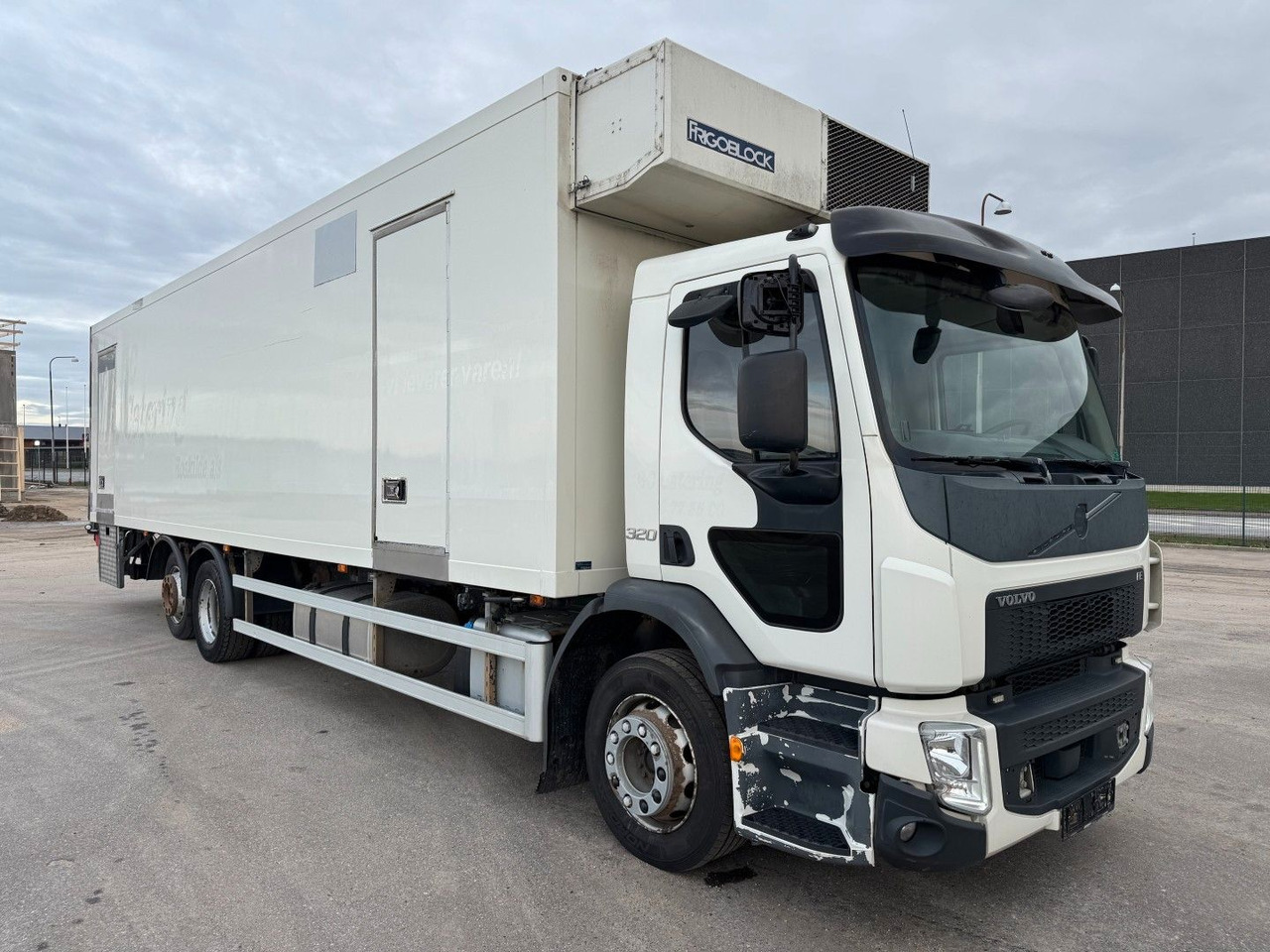 Volvo FE320 6x2*4 Frigoblock FK25SL 9.9 m Frigobox - شاحنة الفريزر: صورة 2 Volvo FE320 6x2*4 Frigoblock FK25SL 9.9 m Frigobox - شاحنة الفريزر: صورة 2