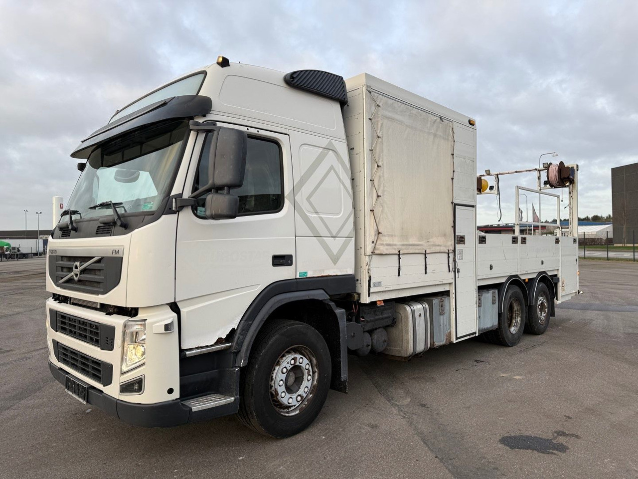 Volvo FM 410 6x2 Euro 5 - شاحنات مسطحة: صورة 1 Volvo FM 410 6x2 Euro 5 - شاحنات مسطحة: صورة 1