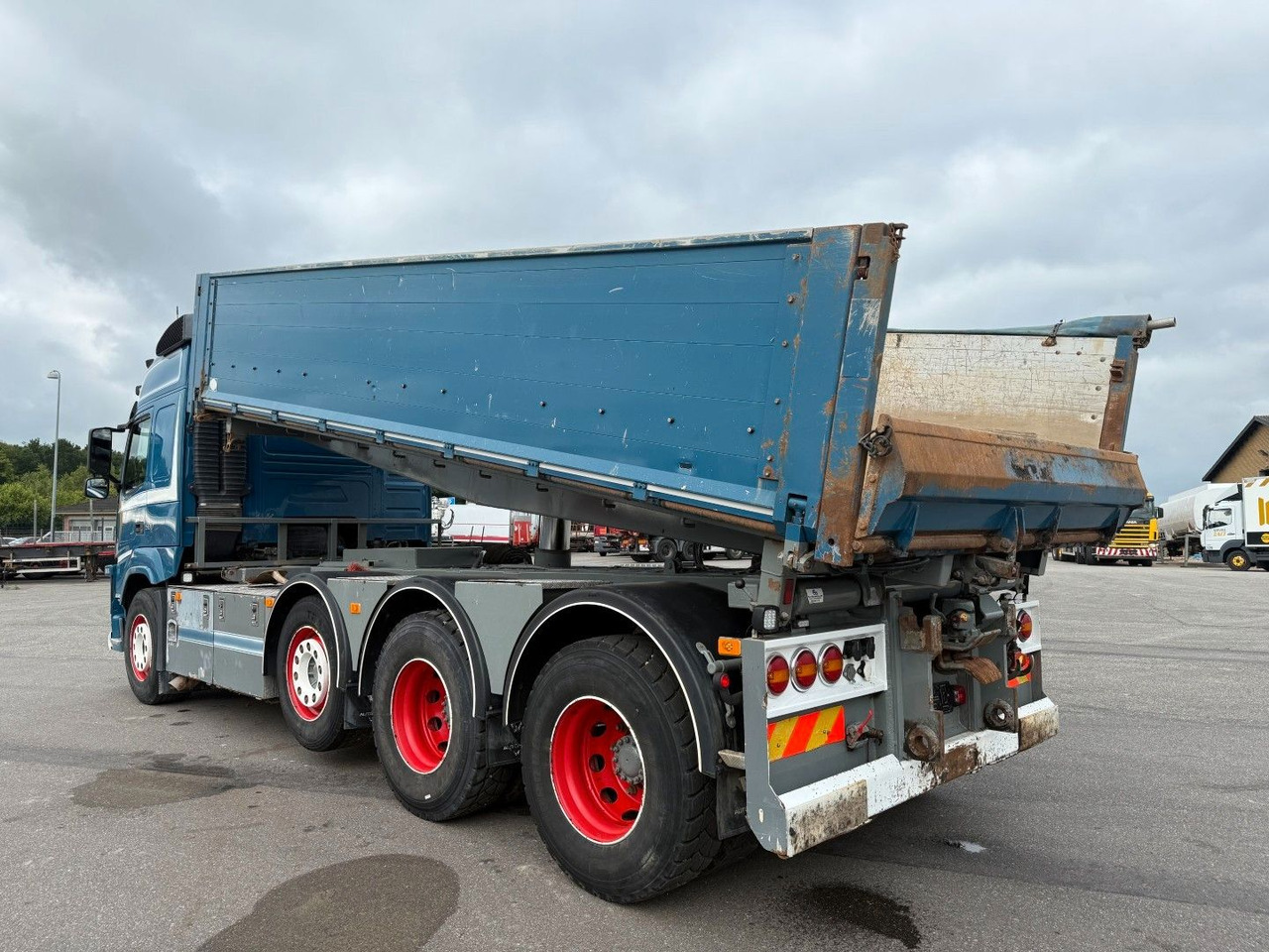Volvo FM 500 8x4 Pushertridem 3 Way Tipper / Kipper - شاحنة قلاب: صورة 4 Volvo FM 500 8x4 Pushertridem 3 Way Tipper / Kipper - شاحنة قلاب: صورة 4
