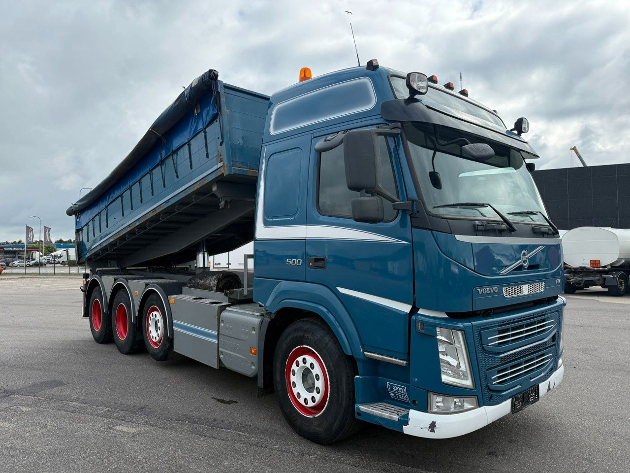 Volvo FM 500 8x4 Pushertridem 3 Way Tipper / Kipper - شاحنة قلاب: صورة 2 Volvo FM 500 8x4 Pushertridem 3 Way Tipper / Kipper - شاحنة قلاب: صورة 2
