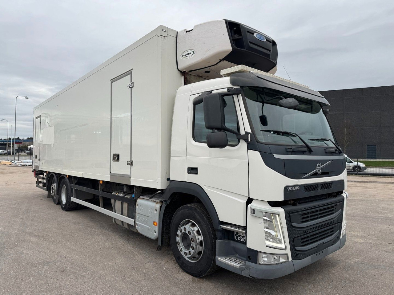 Volvo FM330 6x2*4 Carrier Supra 1250 Mt 9,9m (defekt f - شاحنة الفريزر: صورة 2 Volvo FM330 6x2*4 Carrier Supra 1250 Mt 9,9m (defekt f - شاحنة الفريزر: صورة 2