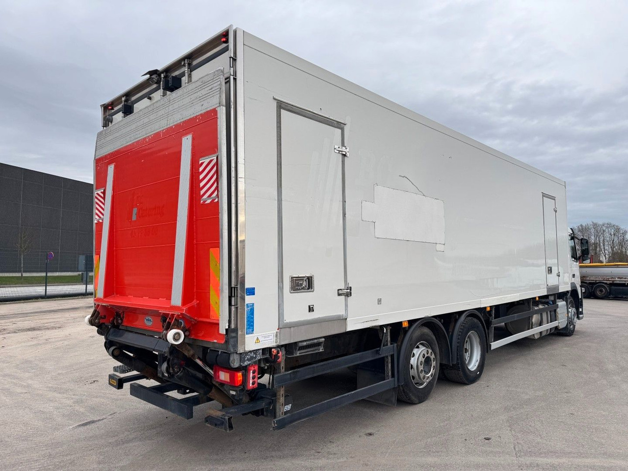 Volvo FM330 6x2*4 Carrier Supra 1250 Mt 9,9m (defekt f - شاحنة الفريزر: صورة 3 Volvo FM330 6x2*4 Carrier Supra 1250 Mt 9,9m (defekt f - شاحنة الفريزر: صورة 3