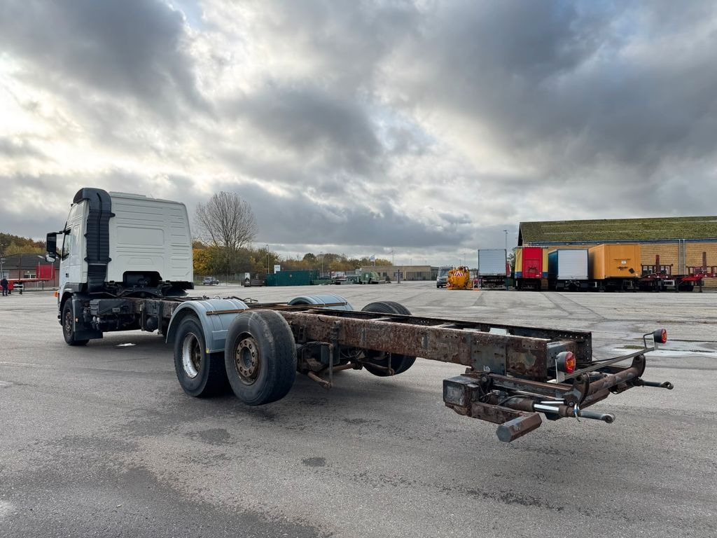 Volvo FM340 6x2 Globetrotter Chassis / Fahrgestell - شاحنة هيكل كابينة: صورة 4 Volvo FM340 6x2 Globetrotter Chassis / Fahrgestell - شاحنة هيكل كابينة: صورة 4