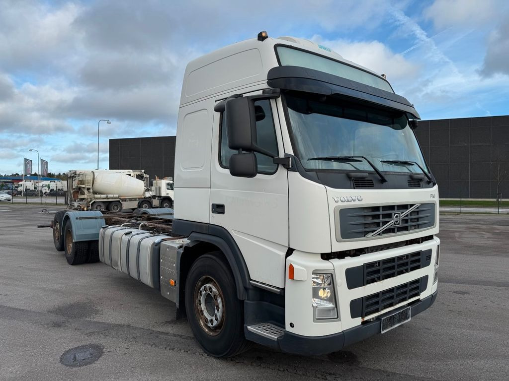 Volvo FM340 6x2 Globetrotter Chassis / Fahrgestell - شاحنة هيكل كابينة: صورة 2 Volvo FM340 6x2 Globetrotter Chassis / Fahrgestell - شاحنة هيكل كابينة: صورة 2