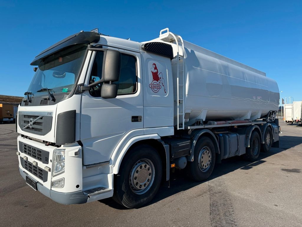Volvo FM460 8x2*6 24.000 l. ADR Tank Volvo FM460 8x2*6 24.000 l. ADR Tanktruck - شاحنة صهريج: صورة 1 Volvo FM460 8x2*6 24.000 l. ADR Tank Volvo FM460 8x2*6 24.000 l. ADR Tanktruck - شاحنة صهريج: صورة 1