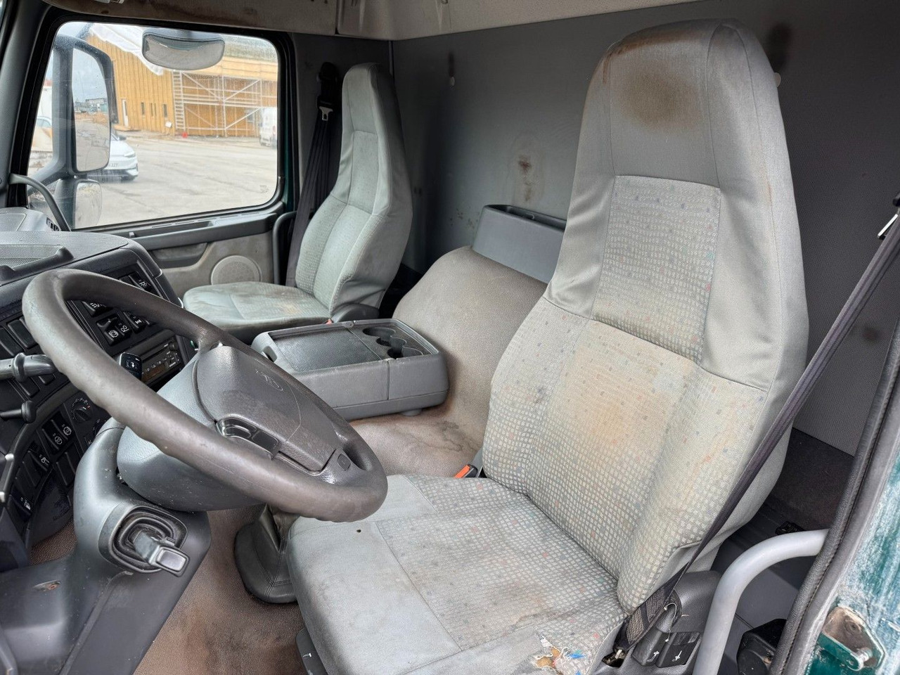 Volvo FM9 380 6x2*4 Tiertransporter / Livestock - شاحنة نقل خيل: صورة 5 Volvo FM9 380 6x2*4 Tiertransporter / Livestock - شاحنة نقل خيل: صورة 5