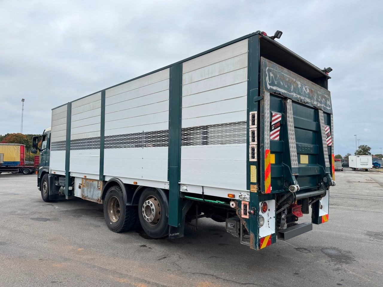 Volvo FM9 380 6x2*4 Tiertransporter / Livestock - شاحنة نقل خيل: صورة 4 Volvo FM9 380 6x2*4 Tiertransporter / Livestock - شاحنة نقل خيل: صورة 4