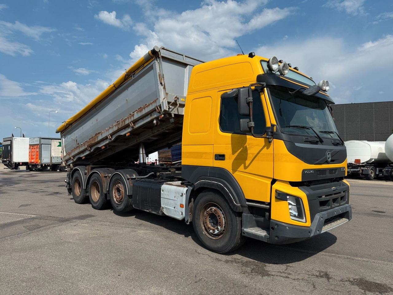Volvo FMX500 8x4/4 Steel tipper Volvo FMX500 8x4/4 Steel tipper - شاحنة قلاب: صورة 2 Volvo FMX500 8x4/4 Steel tipper Volvo FMX500 8x4/4 Steel tipper - شاحنة قلاب: صورة 2