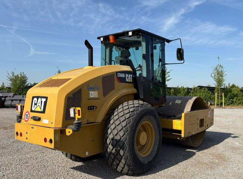 Caterpillar CS66B - مدحلة ضاغطة: صورة 4 Caterpillar CS66B - مدحلة ضاغطة: صورة 4
