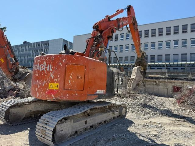 Hitachi ZX225US LC-6 - حفار زحاف: صورة 1 Hitachi ZX225US LC-6 - حفار زحاف: صورة 1