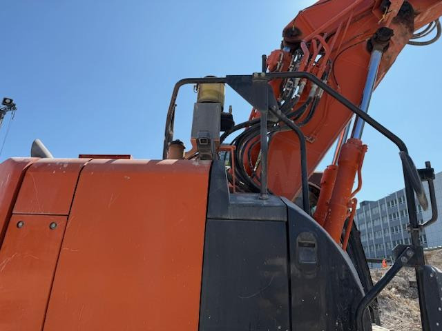 Hitachi ZX225US LC-6 - حفار زحاف: صورة 4 Hitachi ZX225US LC-6 - حفار زحاف: صورة 4