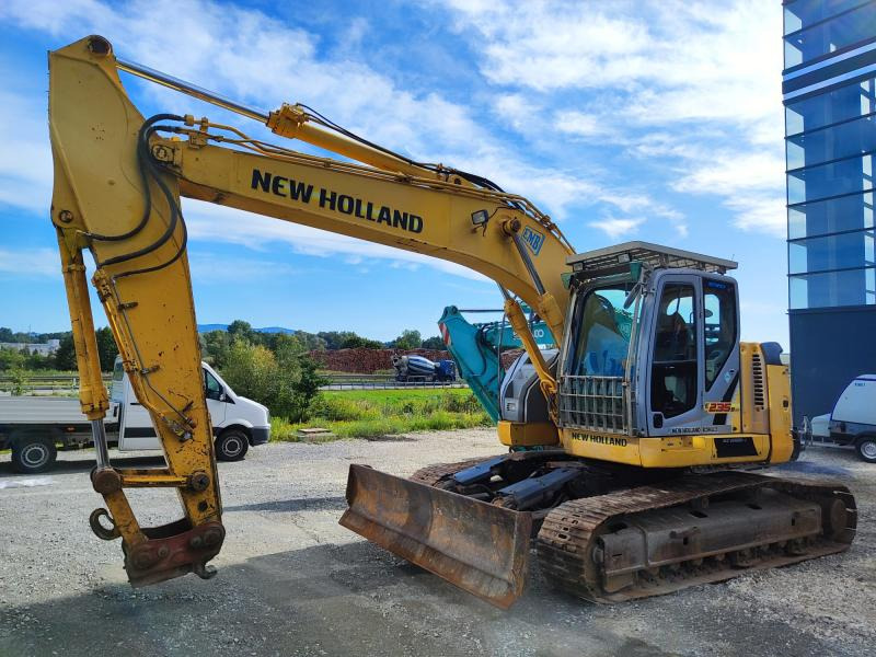 New Holland E235B SR-2 - حفار زحاف: صورة 2 New Holland E235B SR-2 - حفار زحاف: صورة 2