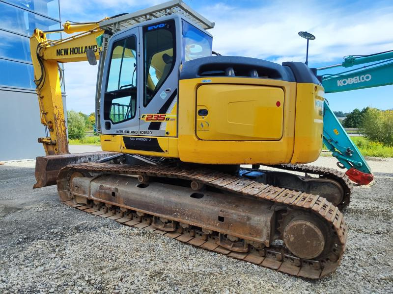 New Holland E235B SR-2 - حفار زحاف: صورة 1 New Holland E235B SR-2 - حفار زحاف: صورة 1