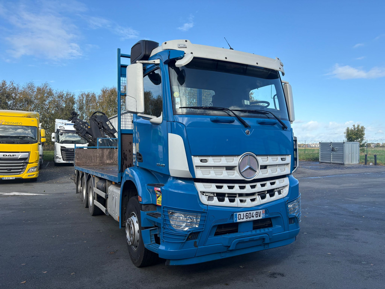 Mercedes Arocs 3240 - شاحنات مسطحة: صورة 2 Mercedes Arocs 3240 - شاحنات مسطحة: صورة 2