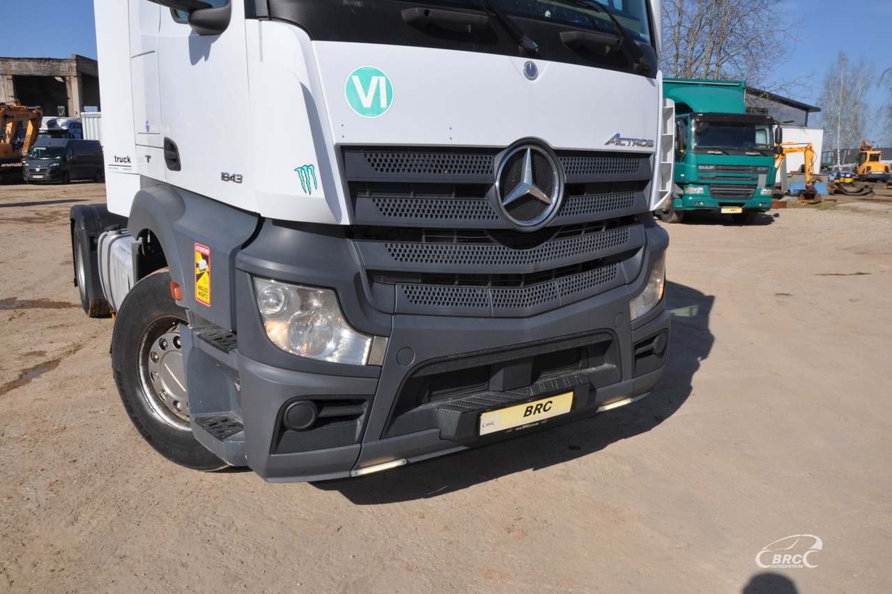 وحدة جر Mercedes-Benz 1843: صورة 15