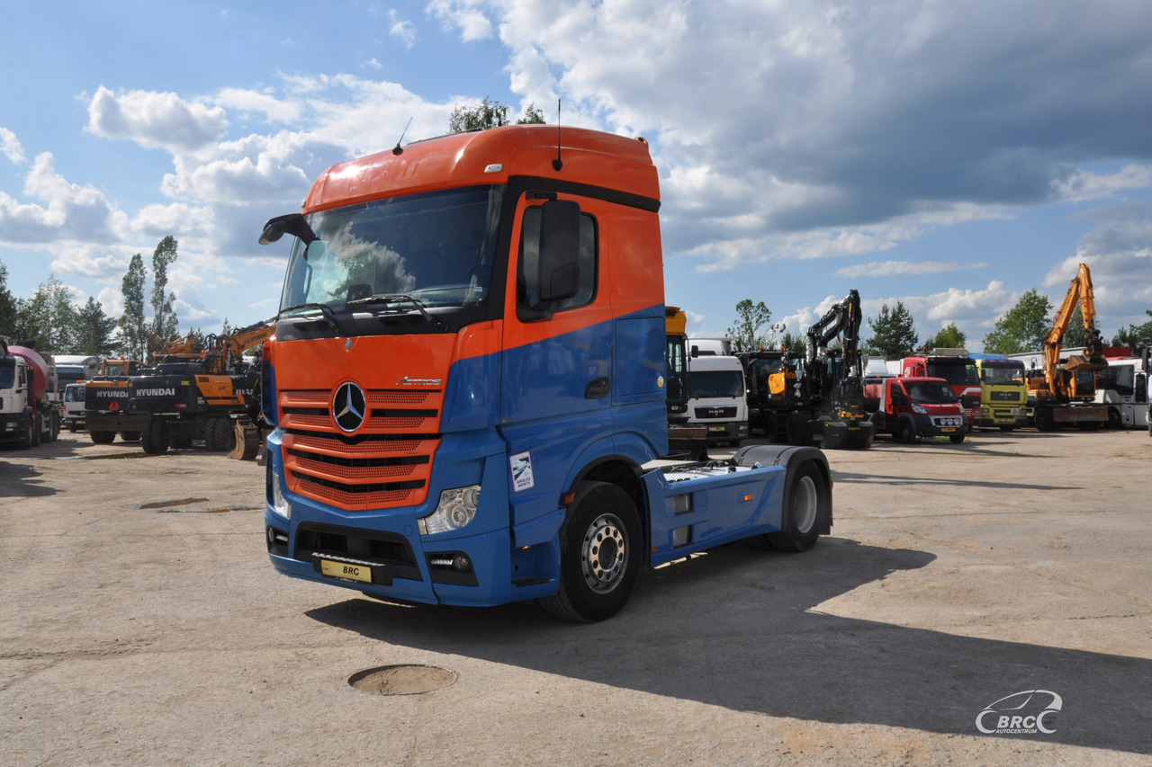 Mercedes-Benz Actros - وحدة جر: صورة 1 Mercedes-Benz Actros - وحدة جر: صورة 1