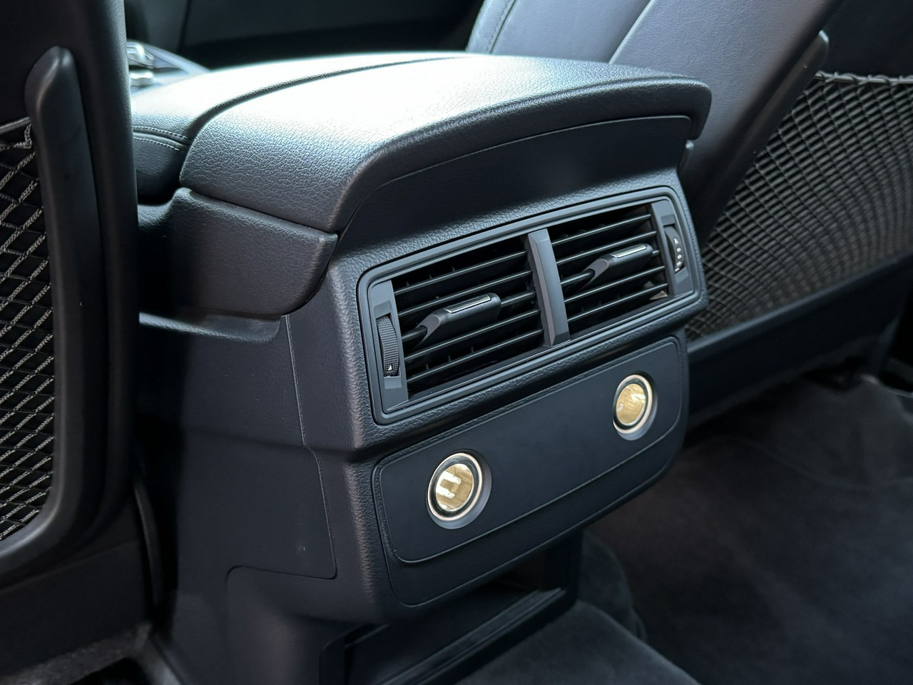 سيارة دفع رباعي Audi Q7: صورة 36