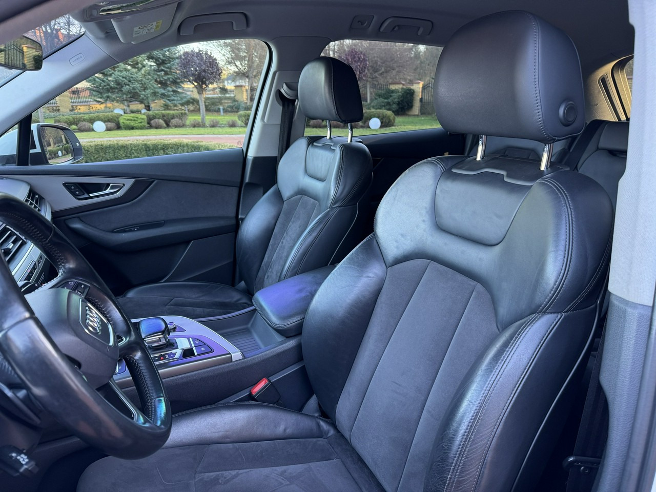 سيارة دفع رباعي Audi Q7: صورة 32