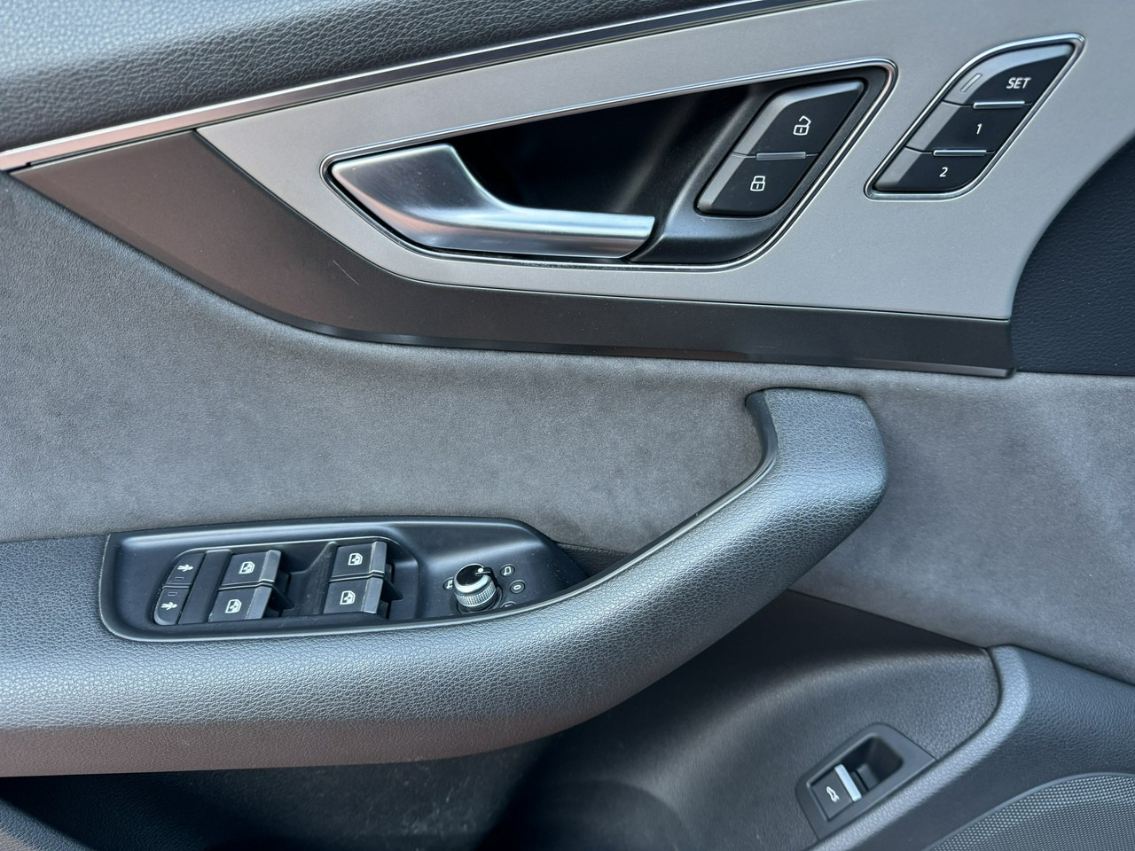سيارة دفع رباعي Audi Q7: صورة 16