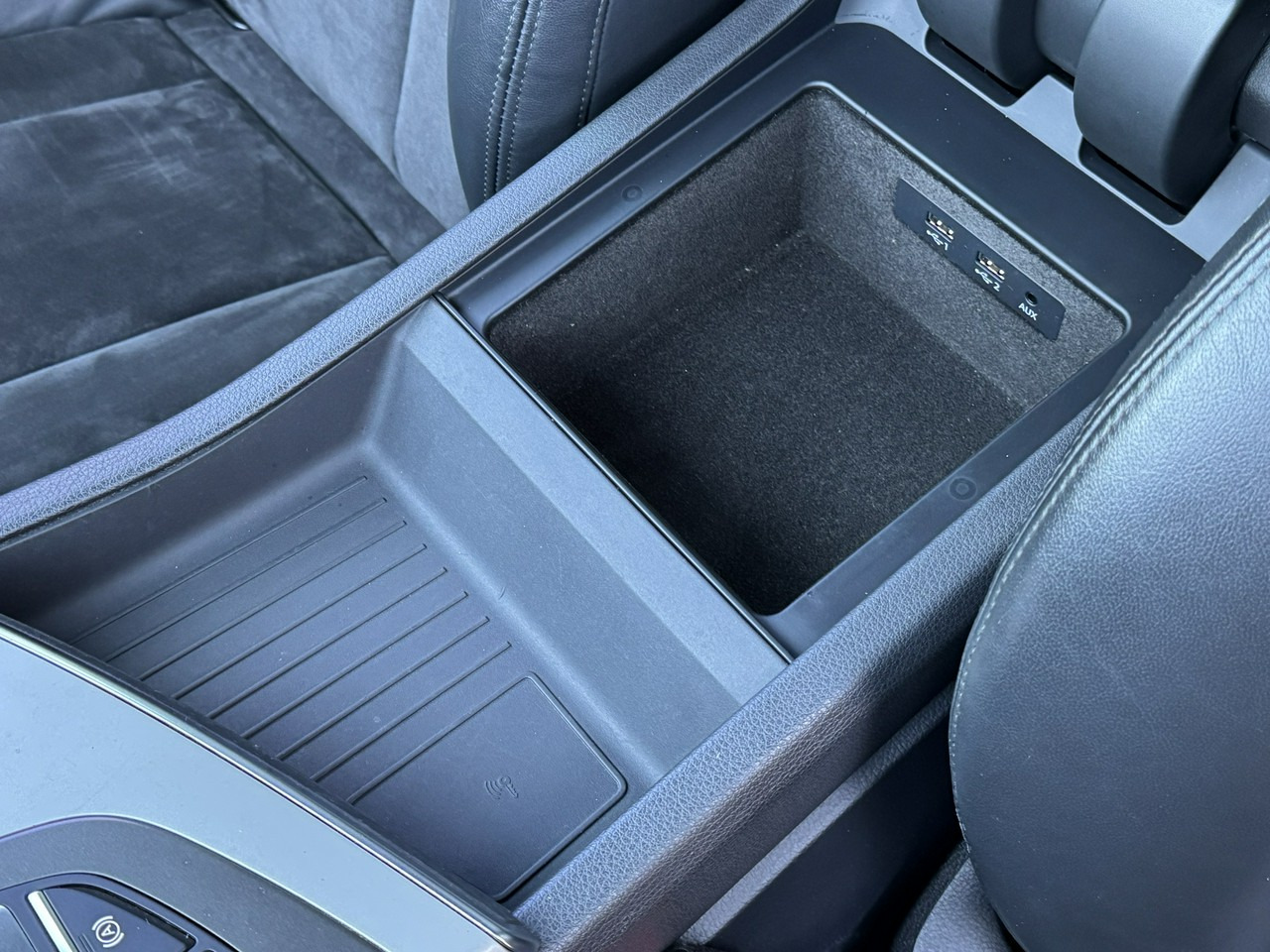 سيارة دفع رباعي Audi Q7: صورة 32