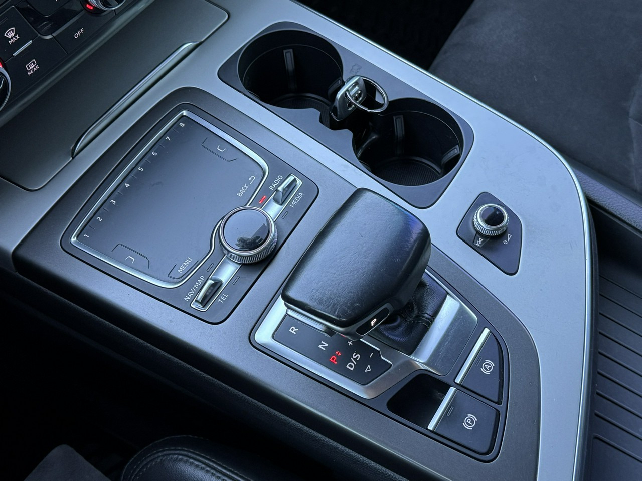 سيارة دفع رباعي Audi Q7: صورة 31